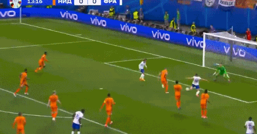 格列兹曼谈两次错失机会：第一个球传到了我的非惯用脚 第二个球错失了几厘米