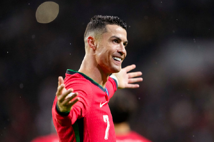 纪录+1！39岁C罗成为欧国联历史上单场梅开二度的年龄最大的球员