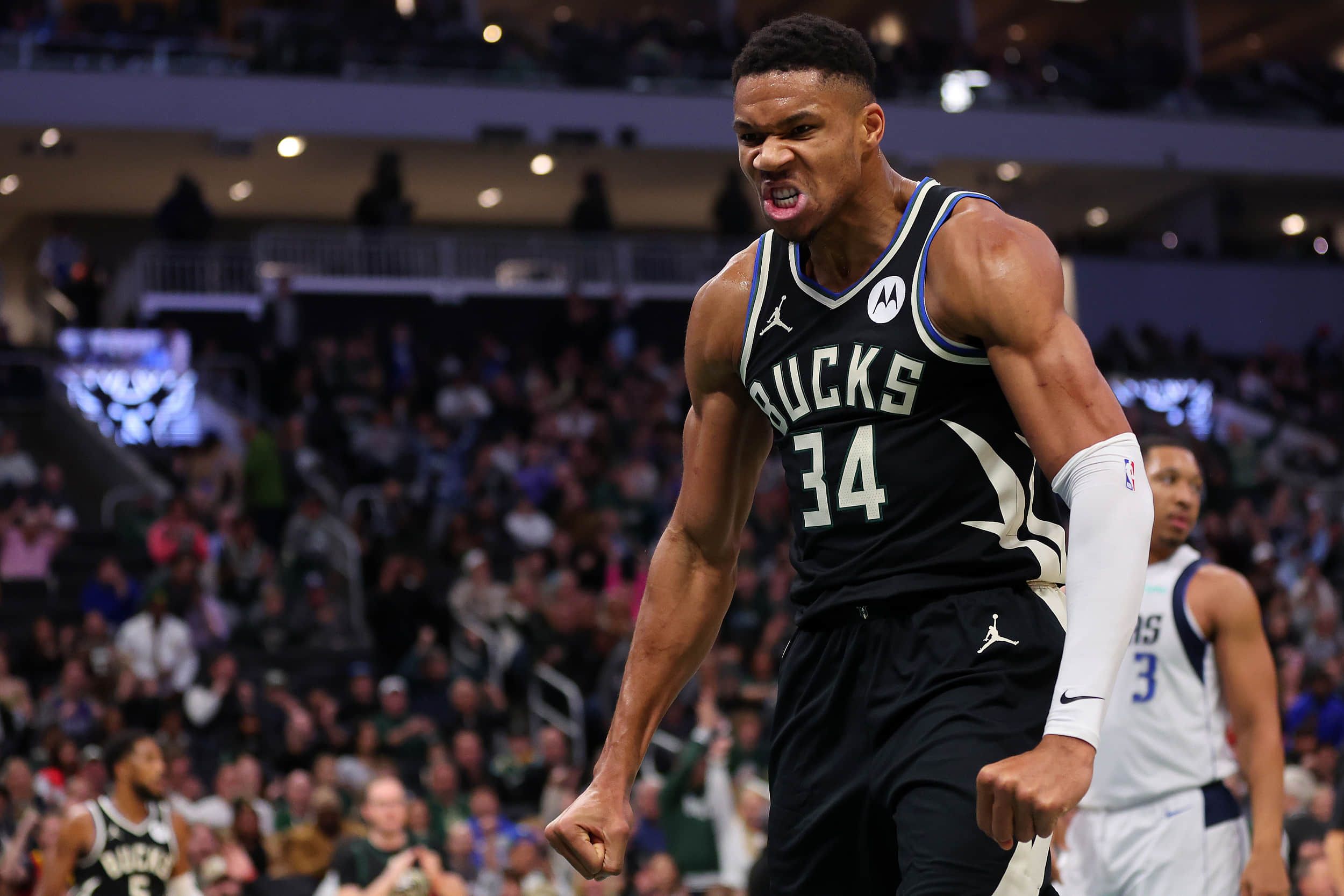 🏀雄鹿VS猛龙前瞻：难兄难弟对决利 拉德缺阵&字母哥单核带队力争胜利